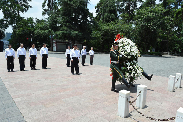 从哪里出发,为什么出发跟着习近平总书记去革命老区寻根